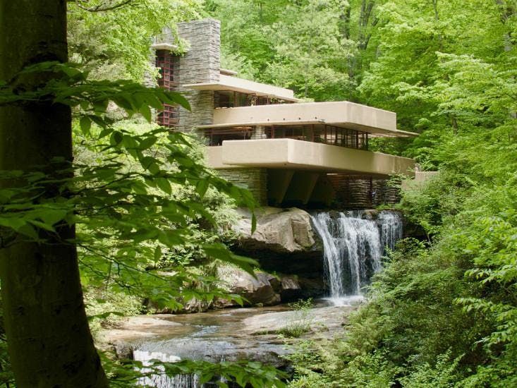 Fallingwater: A Building That Bonds With Nature and Dances With Time ...