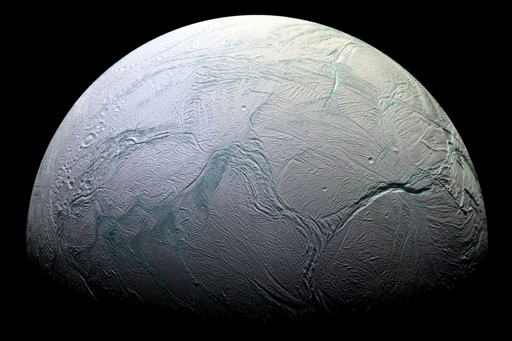 Enceladus-as-seen-by-Cassini_NASA