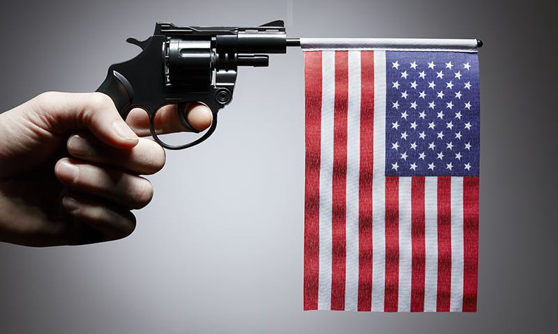 Pourquoi les Américains possèdent-ils plus d’armes par habitant que n’importe qui d’autre ?